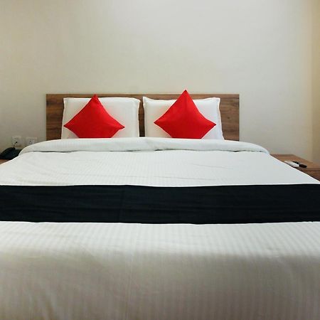 Capital O Sri Suprabhat Grand Near Kachiguda Railway Station Hyderabad Exterior photo